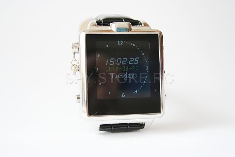 Camera ascunsa in ceas electronic 