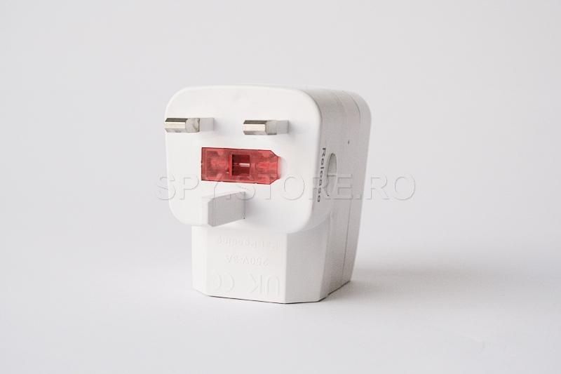 Adaptor universal cu Microfon spion GSM Adaptor universal cu Microfon spion GSM