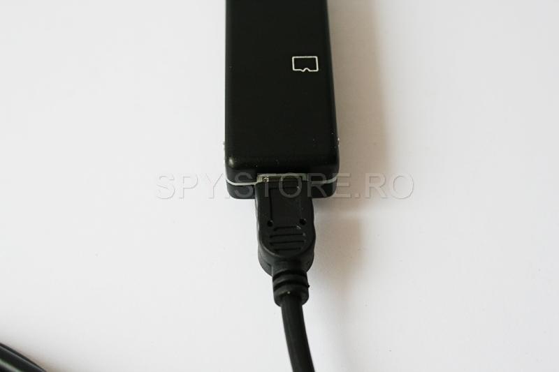 Minicamera camuflata intr-un pachet de guma de mestecat Minicamera camuflata intr-un pachet de guma de mestecat