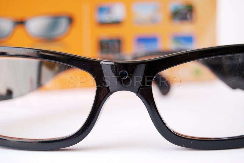 Camera camuflata in ochelari de vedere 