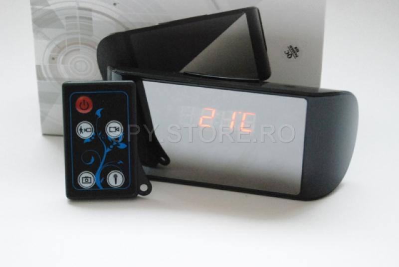Camera HD camuflata in ceas de birou electronic