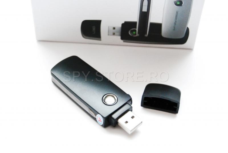 Camera tip stick de memorie, cu senzor de miscare 