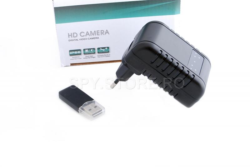 Camera IP camuflata in adaptor 